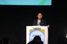 Prof. Olga Ciepiela podczas wystąpienia
